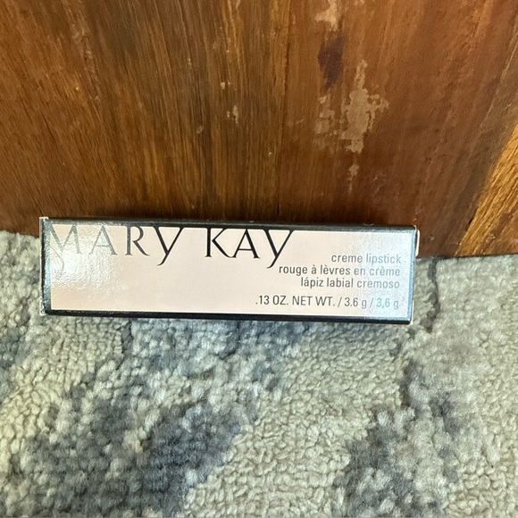 Mary Kay Creme Lipstick Confidence #036853 Full Size NIB Discontinued - Picture 1 of 4
